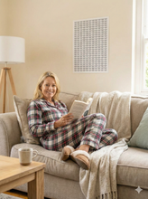 Load image into Gallery viewer, Goal Tracker Scratch-Off Calendar
